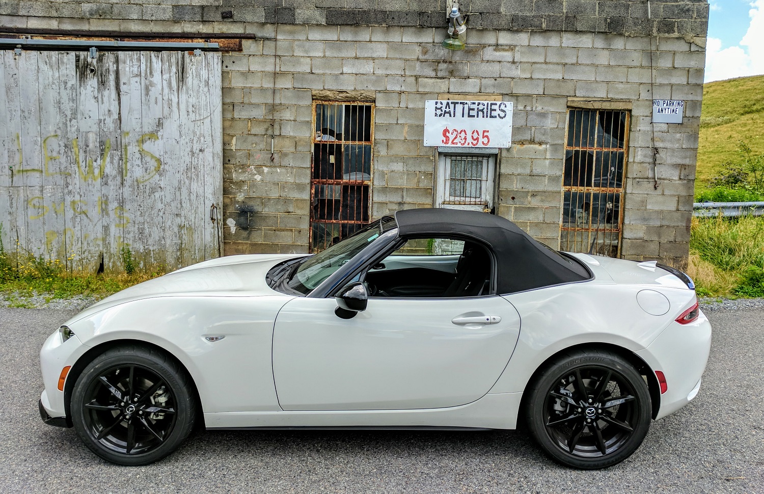 The SoloRacer.com 2019 Mazda MIata MX-5 Project Car