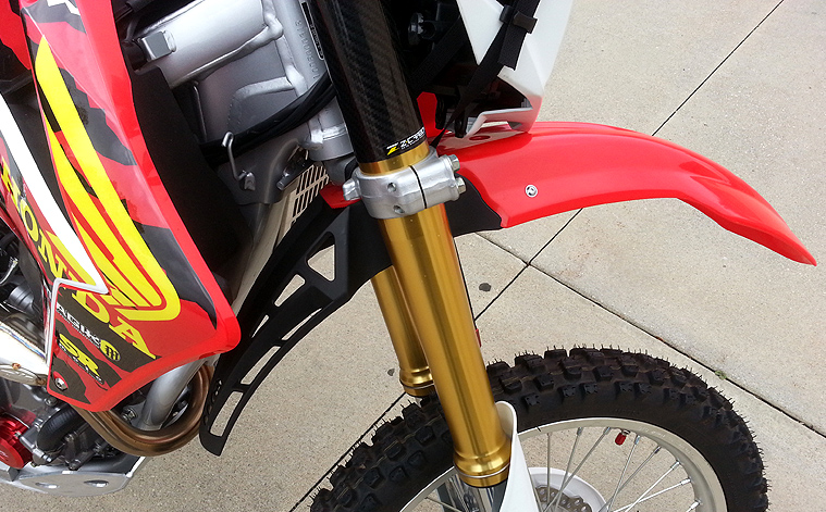 フロントフェンダー Polisport UFXフリーフローフロントフェンダーCRレッド - フィット：Beta 125 RR-S 2017 Polisport UFX Free Flow Front Fender C