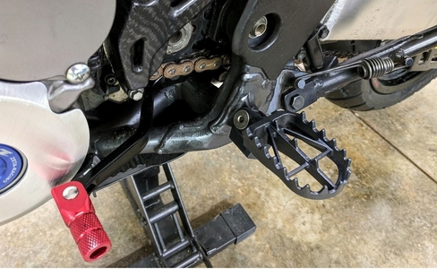 Suzuki DRZ400S / DRZ400SM Foot Controls Package - footpegs, shift lever, brake pedal