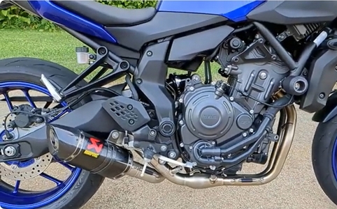 Video: Akrapovic Racing Line Carbon Exhaust Sound Demo and Review on our Yamaha MT-07 Project Bike