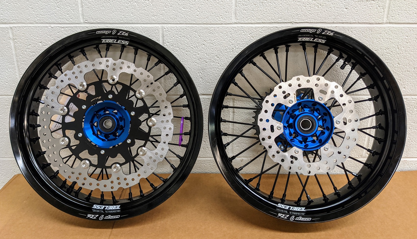 WR250R ホイール WR250R Warp 9 Tubeless Supermoto Wheels