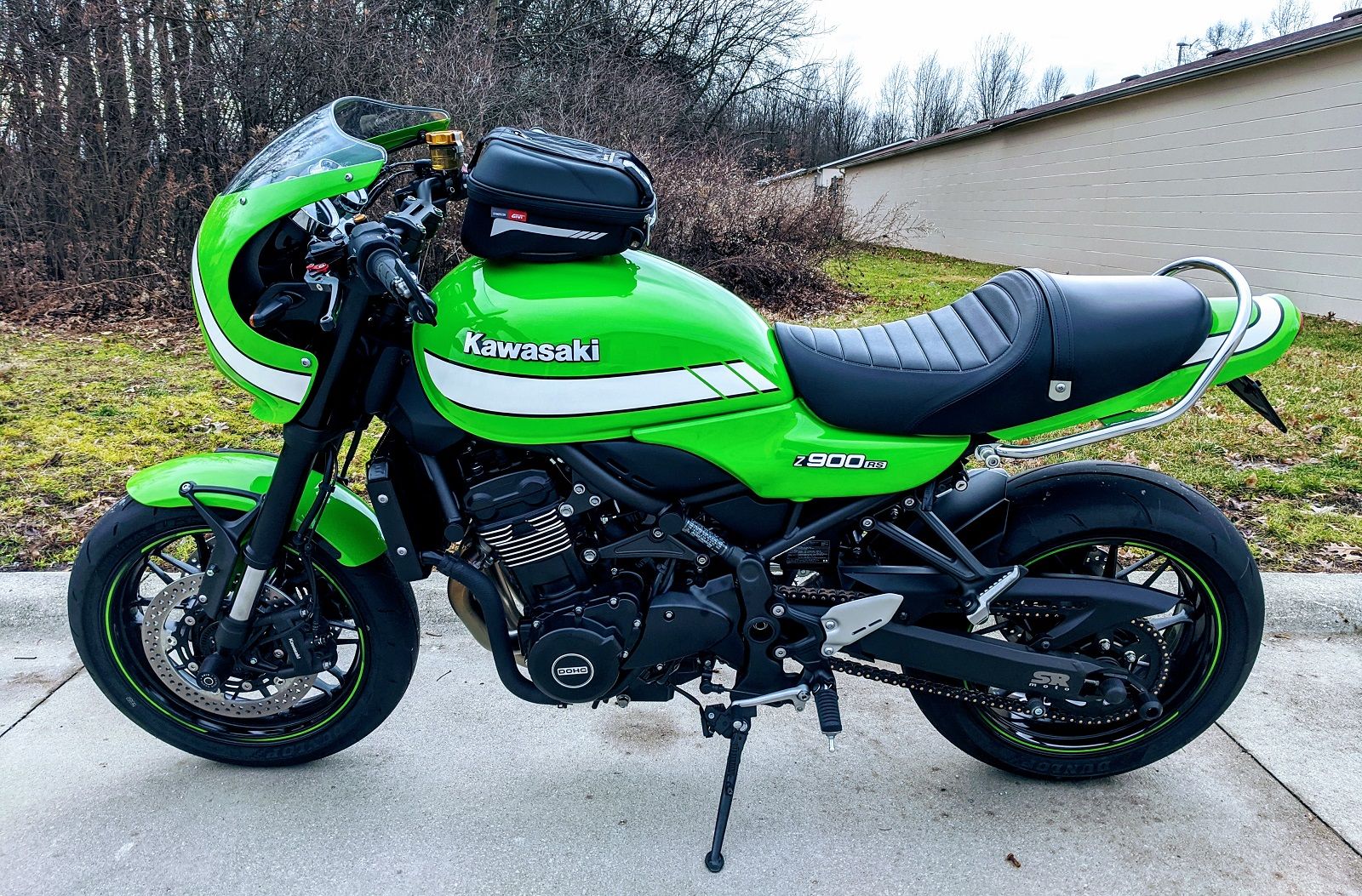 Kawasaki Z900RS Tank Bag and Mount Kit by Givi