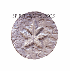 RAISED MAPLE LEAF STEPPING STONE MOLD (14" DIA)