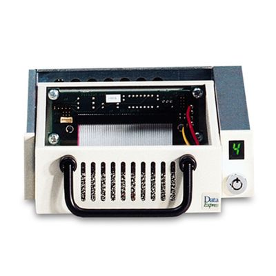 S20A159 StoreCase Data Express DE100 Ultra-320 SCSI 68-Pin Hard Drive Carrier (Black)