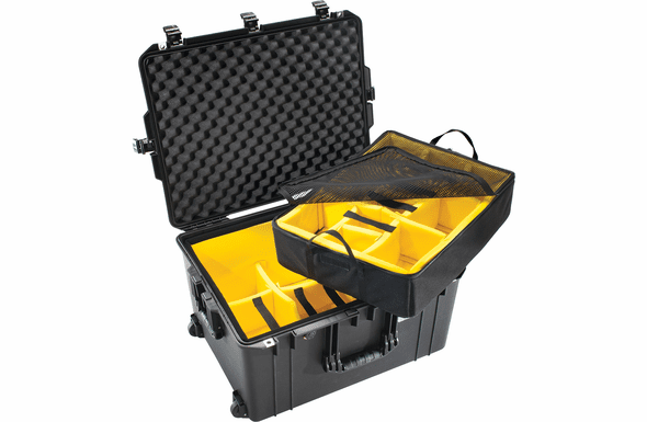 Pelican 1637 Air Case with Padded Dividers Black
