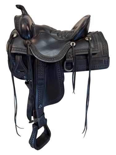 SOLD 2025/12/07j  15.5Inch Used Tucker Old West Trail Saddle 277