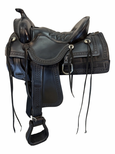 SOLD 2026/08/19j 15.5Inch Used Tucker Old West Trail Saddle Wide Tree 277