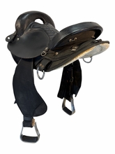 SOLD 2026/08/14   15 Inch Used Big Horn Endurance Saddle Medium Tree 119