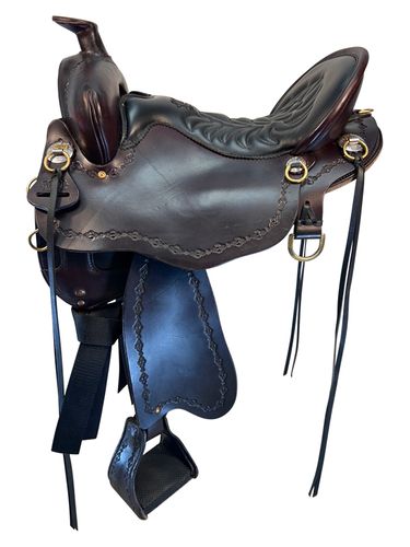 SOLD 2025/06/25  16.5Inch Used Tucker Black Mountain Gaited Trail Saddle 261