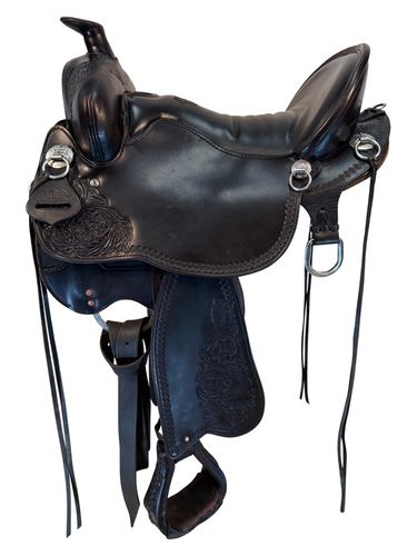 SOLD 2026/04/04 16.5Inch Used Tucker High Plains Trail Saddle Medium Tree T60