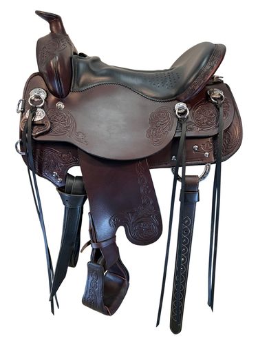 SOLD 2025/09/23j  16.5Inch Used Tucker North Star Trail Saddle 263