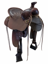 SOLD 2026/07/14j 16.5Inch Used Tucker Trail Saddle Medium Tree 260