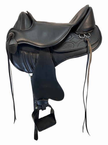 16 Inch Used Black Forest Treeless Endurance Saddle