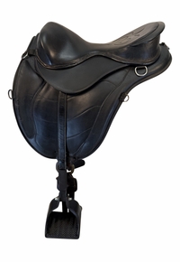 16 Inch Used Freeform Treeless Endurance Saddle Medium Tree