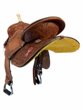 16 Inch Used Showman Saddlery Barrel Saddle MediumTree 6611