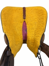 16 Inch Used Showman Saddlery Barrel Saddle MediumTree 6611