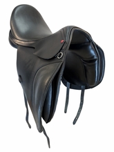 17.5Inch Used Duett Dressage Saddle Medium Tree