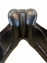17.5Inch Used Duett Dressage Saddle Medium Tree
