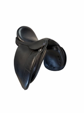 17.5Inch Used Frank Baines Dressage Saddle Medium Wide Tree