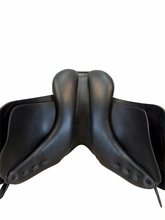 17.5Inch Used Frank Baines Dressage Saddle Medium Wide Tree