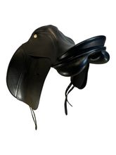 PRICE REDUCED! 17.5Inch Used Karl Niedersuss KPHS Symphnoe Dressage Saddle