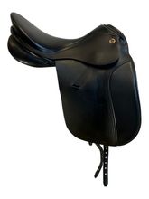 PRICE REDUCED! 17.5Inch Used Karl Niedersuss KPHS Symphnoe Dressage Saddle