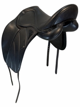 17.5Inch Used M Toulouse Dressage Saddle Adjustable Tree Performance Platinum Genesis