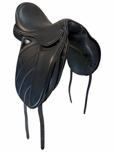 17.5Inch Used M Toulouse Dressage Saddle Adjustable Tree Performance Platinum Genesis