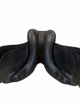 17.5Inch Used M Toulouse Dressage Saddle Adjustable Tree Performance Platinum Genesis