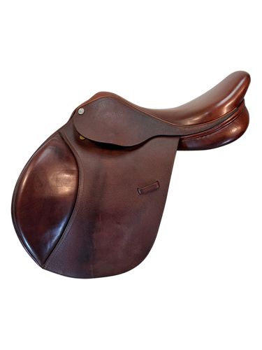 17.5Inch Used Pinnacle Jumping Saddle