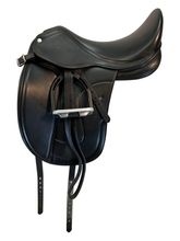 17.5Inch Used Royal Heritage Dressage Saddle Flora