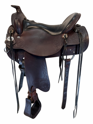 SOLD 2026/03/05j 17.5Inch Used Tucker Trail Saddle Wide Tree 263