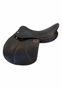 17.5Inch Used Voltaire Design Jumping Saddle Medium Tree Stuttgart