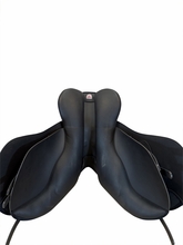 17.5Inch Used Wintec All Purpose Saddle Medium Tree 2000