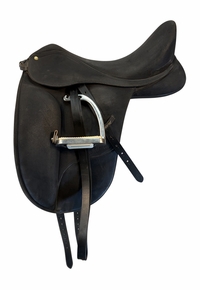 17.5Inch Used Wintec Dressage Saddle Medium Tree Isabell