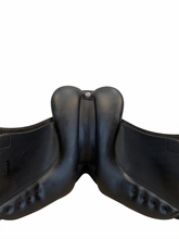 17.5Inch Used Wintec Pro Dressage Saddle Wide Tree