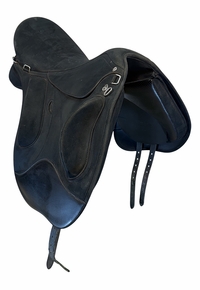 17.5Inch Used Wintec Pro Endurance Saddle Medium Tree