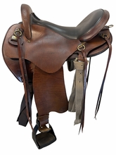 SOLD 2026/09/19 17 Inch Used Big Horn Endurance Trail Saddle Medium Flex Tree 807