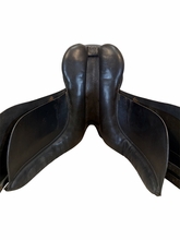 17 Inch Used BT Crump Dressage Saddle Medium Tree The Contender