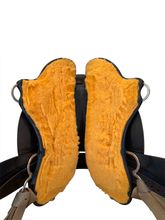 17 Inch Used Circle Y Horse Tack World Trail Saddle Wide Flex Tree 294