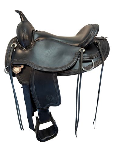 17 Inch Used Circle Y Omaha Trail Saddle Wide Flex Tree 1554