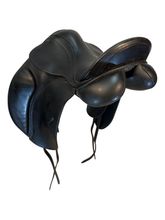 17 Inch Used Country Saddlery Dressage Saddle Medium Tree Connection