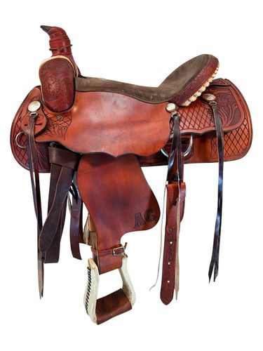 17 Inch Used Dakota Roping Saddle 520