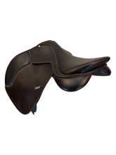 DISCONTINUED 2026 - 17 Inch Used Wintec Close Contact Saddle Medium Tree 500
