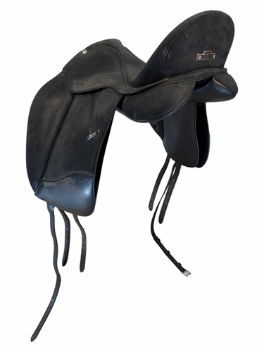 17 Inch Used Wintec Dressage Saddle Medium Tree