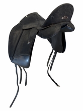 17 Inch Used Wintec Dressage Saddle Medium Tree