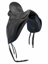 17 Inch Used Wintec Dressage Saddle Medium Tree