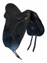 SOLD 2026/08/25 17 Inch Used Wintec Pro Endurance Saddle Medium Flex Tree