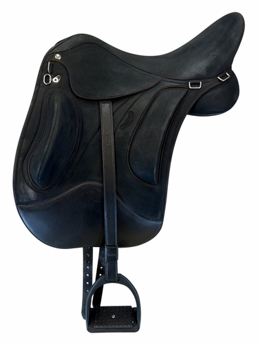 17 Inch Used Wintec Pro Endurance Saddle Medium Tree
