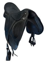 17 Inch Used Wintec Pro Endurance Saddle Medium Tree
